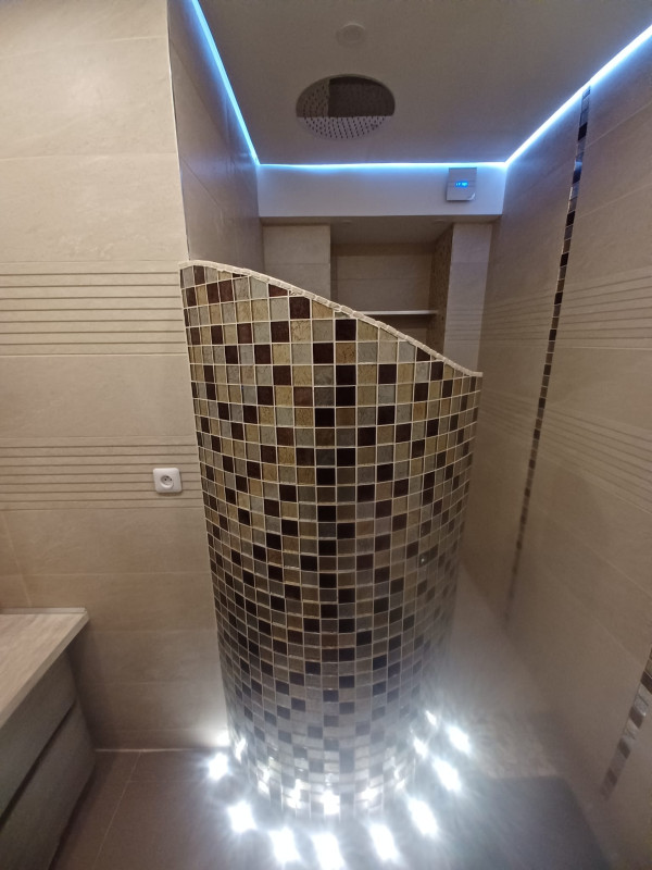 Douche à l'italienne moderne -  - Juganu Rénovation