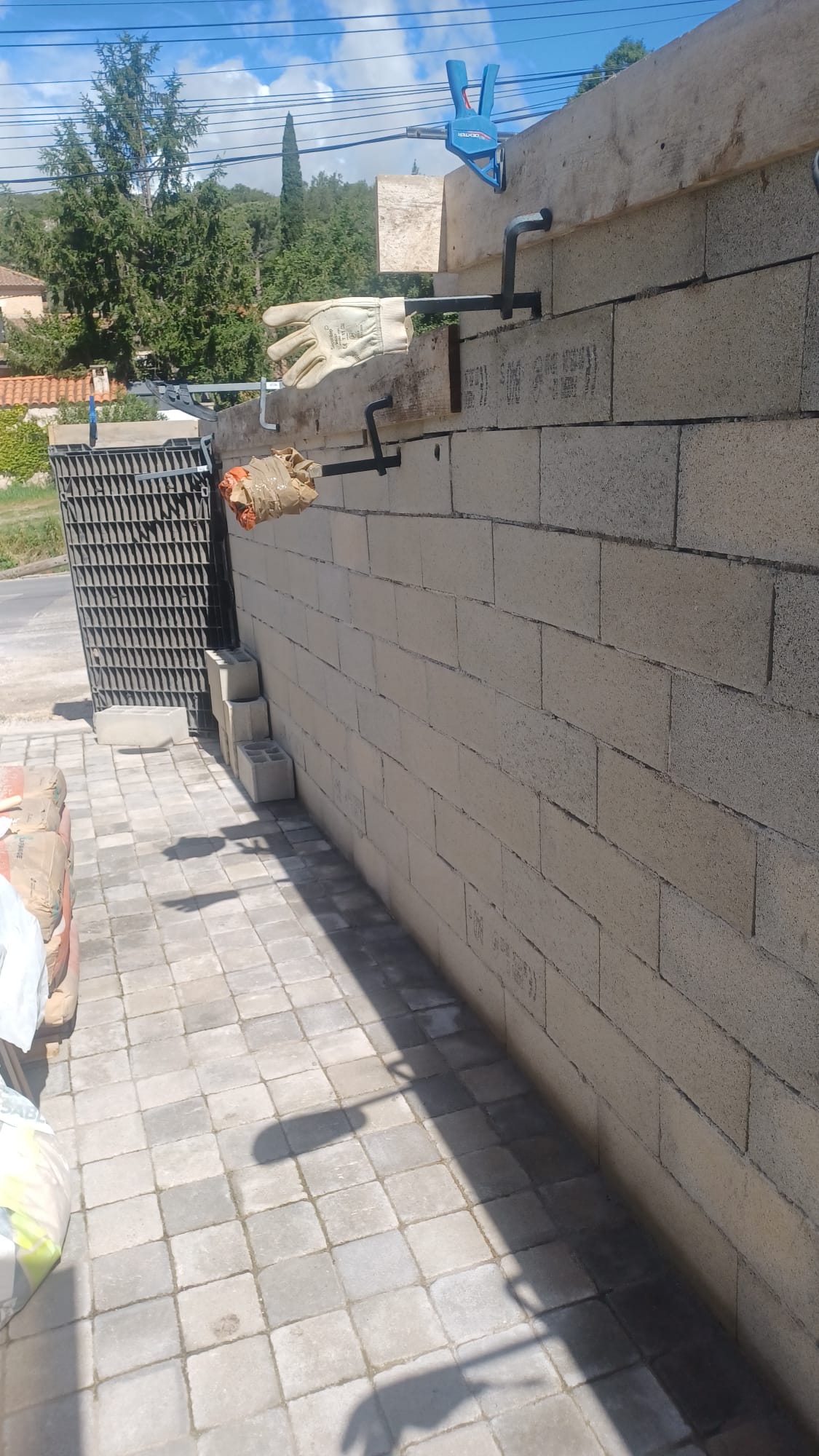 Construction d'un mur de soutènement - 